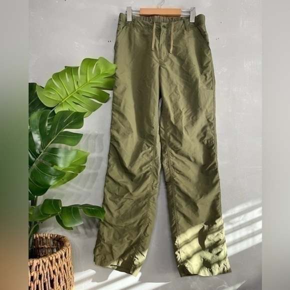 🔴 MEC | Green Nylon outdoor pant Drawstring waist -  youth sz 16 / woman’s Small - Picture 1 of 8
